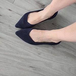 Rothy's | The Point navy blue monochrome preppy flats shoes | WMS 9.5