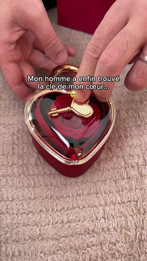 Collier personnalisé : Surprise romantique inoubliable