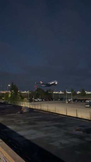 The British Airways A380 taking off from Heathrow Airport bound to Singapore Changi. 🇸🇬 #London #Heathrow #Airbus #British #Airways | Airways Magazine