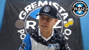 23K views · 1.7K reactions | ❄️ LATÃO GELADO COM HAT-TRICK Hoje foi resultado e atuação latão geladasso! Com Rei Arthur sendo o maestro do time, o Grêmio se encontrou tática e coletivamente, é assim por consequência, resultou nos 3 gols de Carlos Vinícius e um Hat-Trick que a tempos não se via. Habemus Centroavante! | Gremista de Pouco Assunto | Facebook