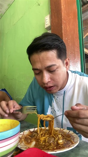 Tikme ang Lomi ng Batangas | Maestrong Layas