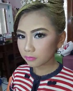 Makeup & Hairdo for Clarissa as Cinderella for Ballet PhotoShoot Gold Hair #cinderellaupdo #cinderellamakeup #cinderella #princessmakeup #princess #onpointballetschool #teen #teenmakeup #makeup #makeupartisindonesia #muabintara #muapondokkelapa #muabekasi #instabeauty #picoftheday #likeforlike #ballet | Anggie Makeup Artist | Facebook