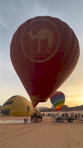 Embark on an amazing journey of discovery in the Wadi Rum desert, living with a hot air balloon adventure. Soar into the sky to witness the beauty of nature from the heights. To Book Contact us Tel or WhatsApp : 962 79 883 8838 #Jordantour #WadiRum #visitpetra #visitwadirum #BalloonAdventure #petra #travel #visitjordan #journey #adventure #wadirum | Jordan Tours & Travel