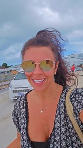 Maho Beach 🌴✈️ #maho #mahobeach #mahoexperience #Planes #planespotter #travel #travelblogger #travelblog #beach #tourisme #touristexperience #touriste | Hola Voyages avec Sophia