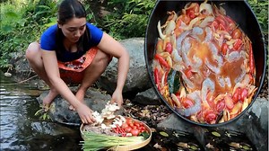 Like cooking In the jungle. Cooking shrimp with vegetable for special recipe | Like Cooking