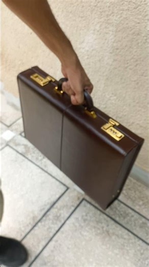 Vintage beautiful brown colour briefcase #foryou #itemsfromactive
