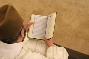 15 Contoh Tajwid Ikhfa Syafawi di Dalam Alquran Beserta Pengertiannya : Okezone Muslim
