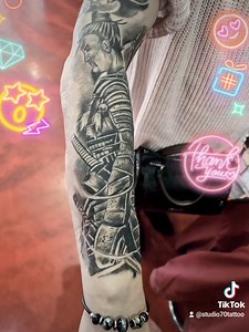 Petit samouraï super sympa 🥰🥰🥰une seule adresse bien sûr 🔥 👈🏼 🔥 👈🏼 🔥 👈🏼 #tattooartist #hericourt #finelinetattoos #dotworktattoo #tatouage #belfort #montbeliard #finelinetattoo #tattoo | Studio 70