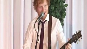 Matrimonio con sorpresa: Ed Sheeran canta per gli sposini