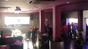 Arribaaaaaaaa esa conga | Sala Bloom