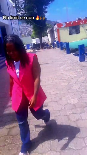 Vidéos de REAL WIFE 💙🇭🇹❤️💯🪔🕯️🙏🏽 (@belledreadla) avec Slow Wind - R.Kelly