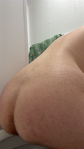 Sloppy poop Diarrhoea in the toilet