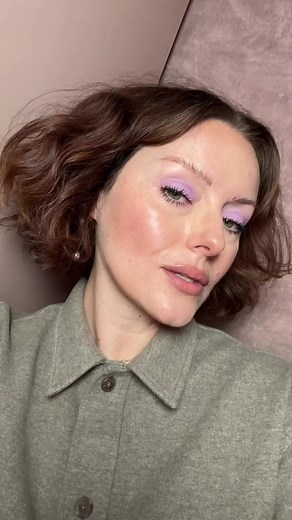 This is your sign to try lilac eyeshadow this summer 💜☀️ @katiejanehughes uses a selection of her best-selling KJH brush collection to complete this glowing, pastel makeup look ✨ Key brushes 👇🏽 KJH 02 & 08 Products 👇🏽 @violette_fr @lisaeldridgemakeup @reginas_nail_salon https://www.spectrumcollections.com/collections/katie-jane-hughes #SpectrumCollections #KatieJaneHughes | Spectrum Collections
