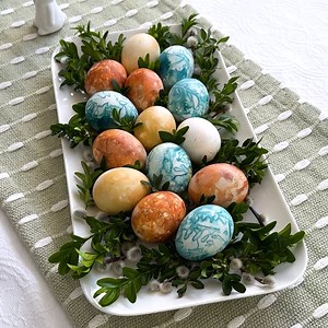 How to naturally dye Easter eggs? 🤩🧅🥚 | Handimania