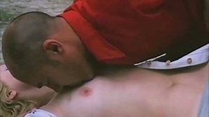 Evelyne Scott Desnuda (tenía 35 años en esta escena) en The House of the Lost Dolls (1974)