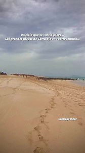 ... EL CIELO QUE SE VOLVIÓ PLAYA... Las Grandes Playas de Corralejo... La isla canaria de Fuerteventura, cuenta con más de 100 kilómetros de playas. Es el paraíso para los que buscan disfrutar del mar, la arena y el sol. En las playas kilométricas, existen infinidad de calas con arena dorada, mar en calma. Fuerteventura puede presumir de tener las mejores playas del Atlántico. En sus costas se encuentran algunas playas de arena blanca que desaparecen en las aguas color turquesa. Una de estas pla