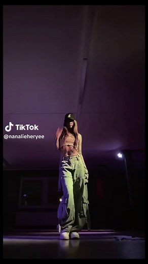 Trendy Mini Skirt Dance Moves