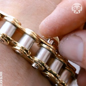 361K views · 1.7K reactions | Making a motorcycle chain bracelet Partner: Elier Olivos | Bored Panda Art | Facebook