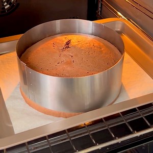 Quick and easy! A perfect cake that you'll love right away! Ingredients: 120 g flour. 30 g cocoa powder. 5 g baking powder. 5 egg whites. 150 g sugar. Add gradually in small portions. Beat until the sugar dissolves and soft peaks form. 5 egg yolks. 50 ml water (at room temperature) How to prepare the chocolate sponge cake: Chocolate sponge: Baking tray 20 cm. Bake for 3-5 minutes at 180C (356F). Bake in a preheated oven at 180°C for 35-40 minutes. Leave to cool. Cut off the top layer. Cut into 3