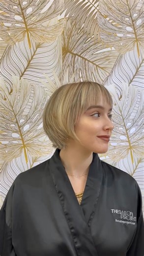 Cilas Almeida on Instagram: "O curtinho fav com mechas: a combinação perfeita que une ousadia e sofisticação. Um visual chic, cool e elegante. 💫 The fave short cut with highlights: the perfect combination that unites boldness and sophistication. A chic, cool and elegant look. 💫"