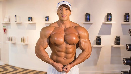 Korean bodybuilder Chul Soon known as the ‘Asian Arnold Schwarzenegger' has sculpted the world’s most famous abs - thanks to 3,000 sit-ups a DAY | Hooked On The Look
