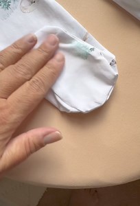 We thought we’d have a closer look at our NEW Snuggle Sleepsuits. Our zipsuits are part of our new Polar Playtime Collection and in two prints. If you love them there’s lots more coming soon…. ✨These zipsuits have a zip all the way down the front. The zip has a cover at the neck and internally to keep bub happy and not irritated by zips. ✨They also have fixed feet so perfect for little bubs and at night time to keep feet warm (we do have convertible feet options arriving in a few months). ✨We ha