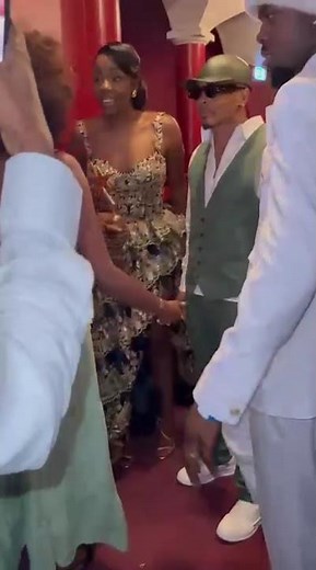 Fally IPUPA: Lumumba AWARDS 🔥 Robinho MUNDIBU Face À #Jeny_Bsg. Abonnez-vous ✔