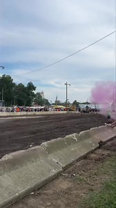 Edward Garland from Greenville, OH had a gender reveal at the Darke County Fair derby last Saturday. Check out this video of the reveal. It was definitely an amazing moment for the family. Congratulations on having a girl! | Smash It Demolition Derby