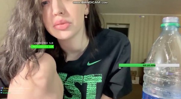 TWITCH THOT TEEN BOOB FLASH ACCIDENTAL