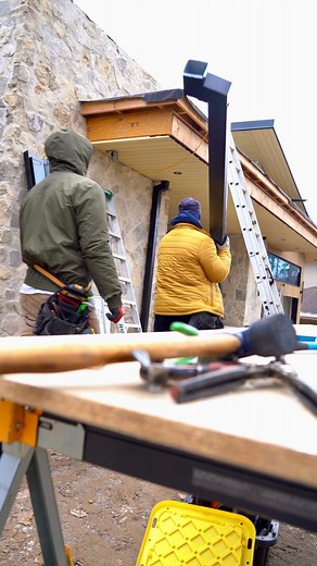 Metal downspout prep & install #roofing #toronto #torontohomes #torontobuilder #luxuryhomes #renovation #buildersofinsta #roofersofinstagram #asmr | TorontoRoofing.ca