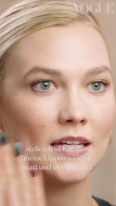 12K views · 18 reactions | ❤️ Karlie Kloss zeigt VOGUE, wie sie roten Lippenstift aufträgt. | VOGUE Germany | Facebook