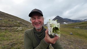 319 reactions · 8 comments | Bengt-Are og Kaospatruljen fortsetter sin ferd sørover. Her er noen korte glimt av hva dere kan forvente å se mere av i kommende episoder. «2000 dager ute» sendes lineært hver mandag og tirsdag klokken 20.30 Som abonnent på Naturkanal1 kan du se episodene når det passer for deg  | Naturkanal1 | Facebook