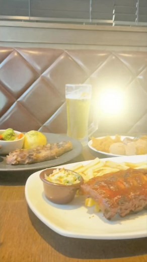 生ビールも半額🍺‼️お得なハッピーアワー✨ 対象店舗では、生ビールを含む15種類以上が 19:00まで半額😭✨✨✨ ぜひ！お仕事が早く終わった日や お得に楽しみたい日にお越しください😊！ 【対象店舗】 品川高輪店 ◉バーカウンターのみ 月〜木、土･日･祝：17:00〜19:00 品川港南店 ◉全てのテーブル 月〜木：17:00〜19:00 ※祝日•祝前日を除く 渋谷店、梅田店 ◉バーカウンターのみ 月〜金：17:00〜19:00 名古屋栄店 ◉バーカウンターのみ 月〜金：17:00〜19:00 土・日・祝：15:00〜19:00 #アウトバックステーキハウス #アウトバック #ステーキ #ハッピーアワー#outback#steak#happyhour | Outback Steakhouse Japan