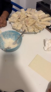 Hallo zusammen 🤗 Hafa mihintsy ilay mba hoe mifety kely na miona kely miaraka amin’ny Gasy ehhh 🇲🇬 Nisafidy ny nanao soirée pyjama moa izahay 5 vavy tamin’ito na dia izay ary vao niona ny sasany dia nahafinaritra ny fiarahana 🥂 Samy ho tratran’ny farany sy ny taona 2026 daholo oh 🎉 #sagefemme #hebamme #malagasy🇲🇬 #germany🇩🇪 | Rasazy Fy - Hebamme