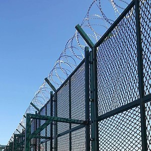 [Hot Item] High-Density, Corrosion-Resistant, Anti-Aging Isolation Fence, Chain Link Fence