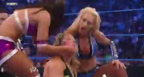 16 years ago today: @mslayel and @McCoolMichelleL defeated @MickieJames & @TheBethPhoenix on #Smackdown *this would be Mickie’s final WWE match for 7 years.
