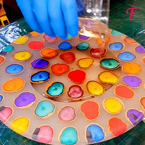 Create a unique clock using walnut shells in a few steps | Fabiosa Daily