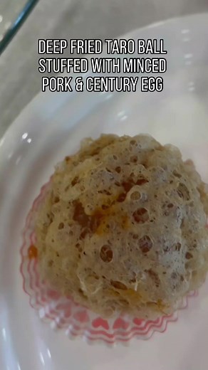 Deep fried stuffed taro ball Chinese Dim Sum dish #dimsum #taroballs #tarodumpling #chinesefood #chinesefoodlover #chinesefoodie #fullhappybelly #foodblogger #foodblog #foodlover #foodblogfeed #foodvlogger #foodvlog #foodvlogging #fyp #foryou #foryoupage #food #yummyfood #comfortfood #foodie #foodies #foodreels #shorts #shortvideos #shortreels | Fullhappybelly