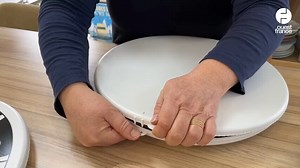 1.7K views · 16 reactions | Isabelle Rouxel vient de sortir des boîtes pour conserver crêpes et galettes. Écoconçues, elles sont fabriquées dans le Morbihan à base de canne à sucre, cellulose de bois, coquille d’œuf et minéral. Ses Sarrazen se vendent déjà comme des p’tits pains. | Ouest-France Ploërmel | Facebook