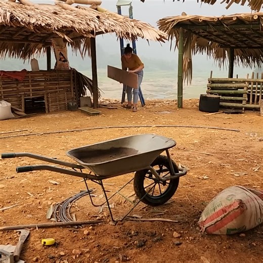 How to create a concrete fire stove for cooking bran for pigs. | Kayden Valencia