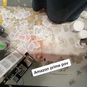 691K views · 848 reactions | Ma che figata  #amazonprime #amazonitalia #corriere #paccoamazon #imballaggio #spedizioni | Guide-Informatica.com | Facebook