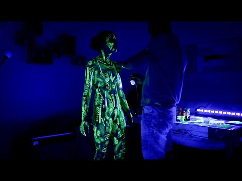Cybernetic Glow: Live UV Bodypaint on a Beautiful Woman
