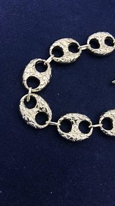 Gucci Link Chain 🔥🔥 Nugget style Bracelet and Chain both IN STOCK PM FOR MORE INFORMATION 📲📲 #10kt #NuggetStyle #TradeCenter #CorpusChristi #MatchingSet #IJAZJEWELERS | Ijaz Jewelers