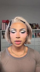 A frosty winter glam 🥶❄️ Products: @rhode milk glaze @elfcosmetics power grip primer @morphebrushes moon stone palette @lagirlcosmetics corrector “white” @exocosmetics liquid liner @maybelline age rewind concealer @makeupbymario dark cream bronzer @makeuprevolution silk foundation @onesize powder melt spray @trixiecosmetics “baby” cream blush @beautycreations.cosmetics x candy land setting powder #Explore #frostyglam #holidaygalm #christmas #beauty | GlambyJer