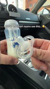 This bottle was designed for hands-free use, comfortable for the baby to play while drinking milk 🍼