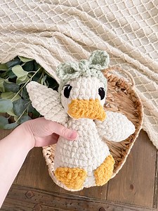 Handmade Crochet Duck Stuffed Animal | Customizable Colors | Baby Gift | Duck Lovey | Baby Shower Gift - Etsy