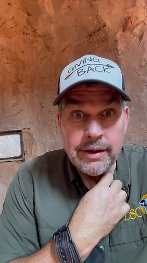 Stay tuned….. . . . #tooktheshot #africa #bowhunting #safarisuccess #givingbacktv #truflightadventures | Giving Back TV/Tru Flight Adventures