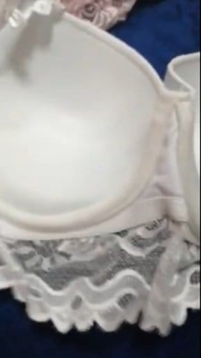 20K views · 361 reactions | Putih itu suci, selamat pagi yang mendung. #bra #bh #sexybra #cd #celanadalamsexy | Dini Andien | Facebook