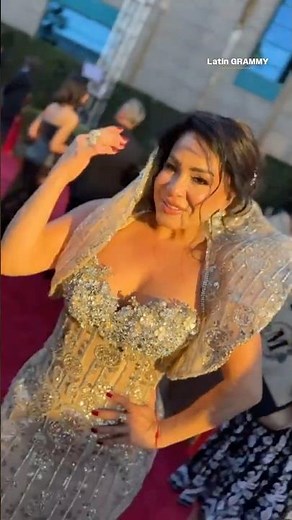 Carolina Sandoval llegó con un look deslumbrante #LatinGRAMMY