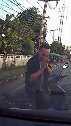 #7 15 Chutes les Plus Hilarantes Capturées par Caméras | Moments Inoubliables | Essayez de pas rire